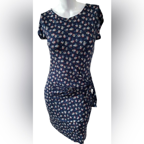 LOFT FIT STRETCH FLORAL PETITE SHEATH DRESS SMALL ROUND NECK LINED SHORT SLEEVE. - Picture 1 of 11